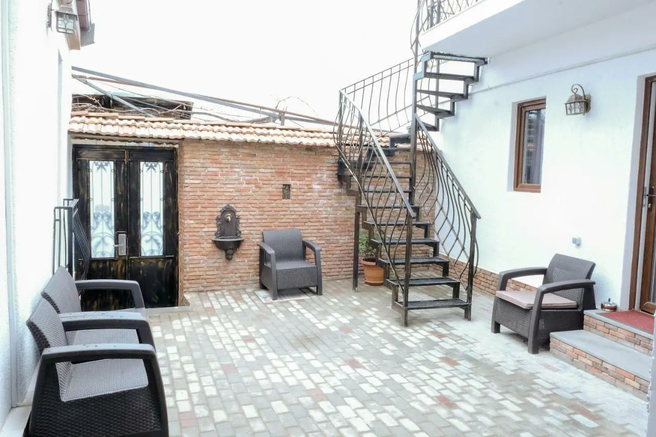 3 Studio Tbilisi 0*,  Gruzie